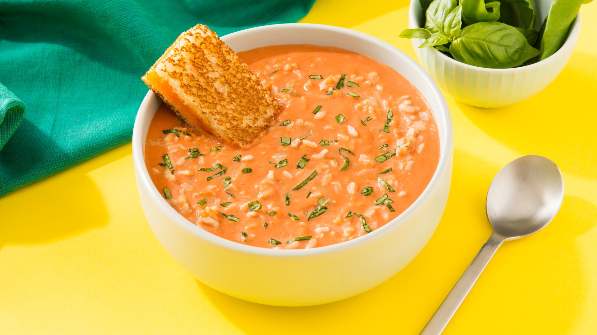 https://minuterice.com/wp-content/uploads/2019/03/Basil-Brown-Rice-and-Tomato-Soup.jpg