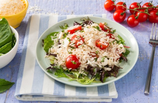 Caprese-salad-with-organic-white-rice-lettuce-and-cheery-tomatoes