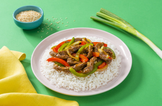 Cheesy Jalapeño Pepper Steak with White Rice | Minute® Rice