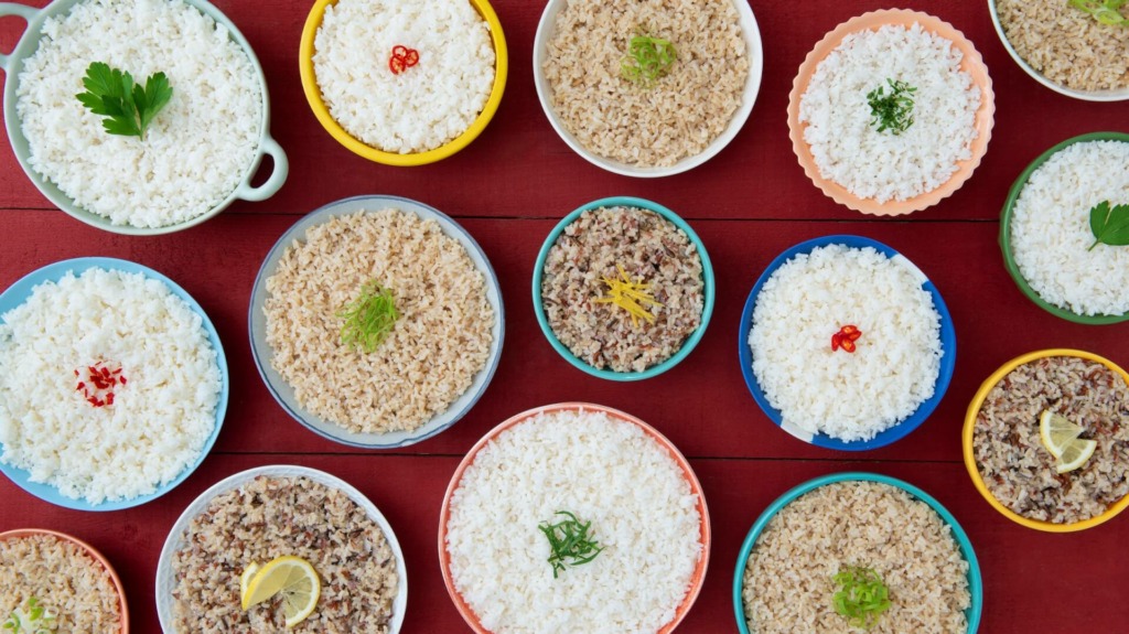 different rice varieties in many different bowls