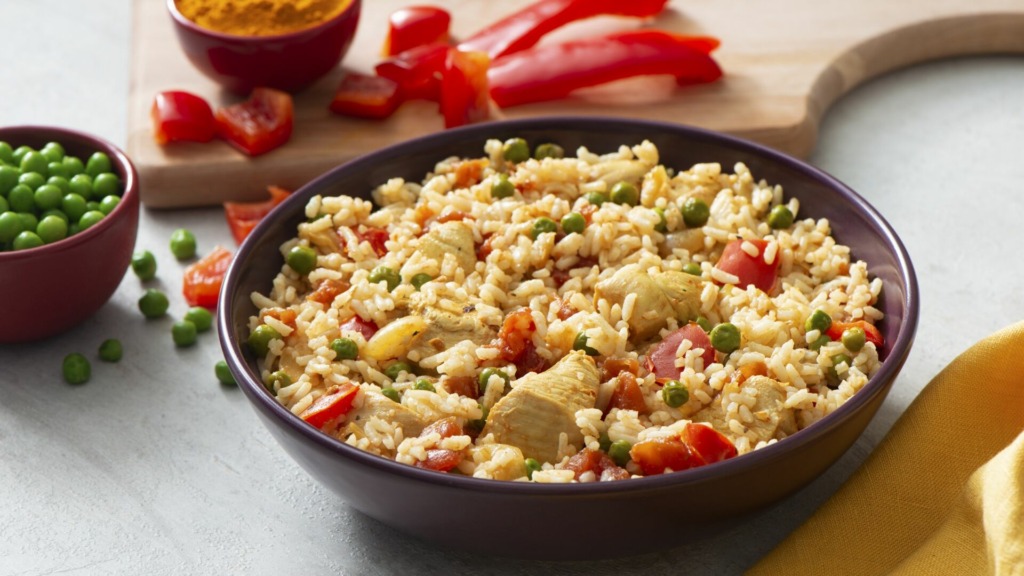 spanish-rice-with-chicken-bell-peppers-peas-and-instant-white-rice