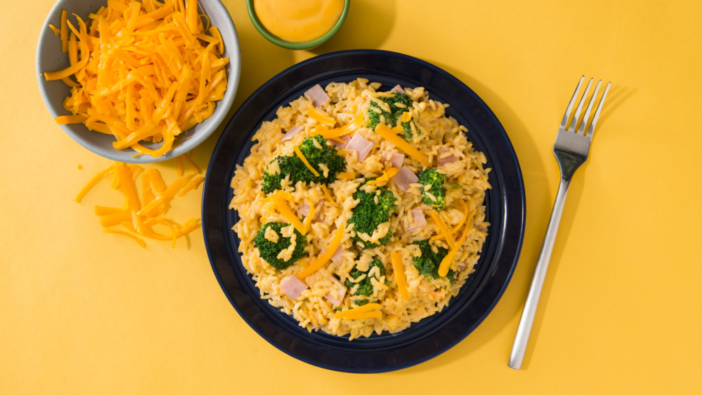 Cheesy ham and broccoli rice dish