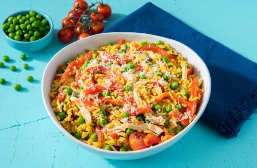 Rice-bowl-with-chicken-manchego-cheese-cherry-tomatoes-and-yellow-rice