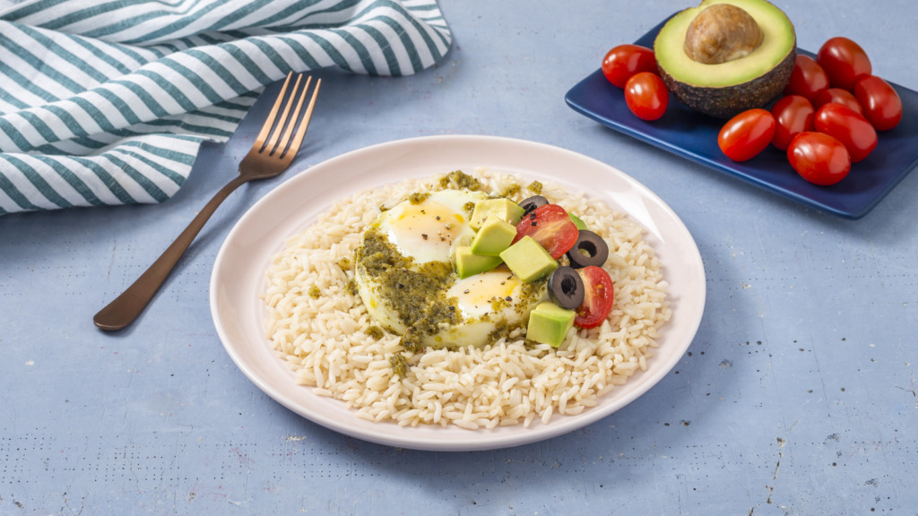 Pesto-Egg-Rice-with-avocado